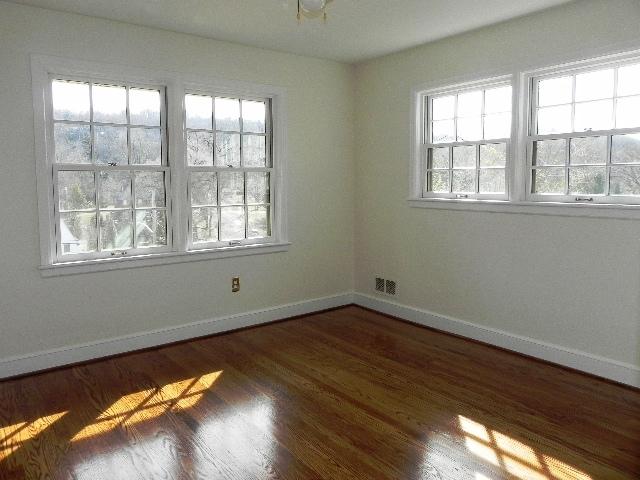 3263 White Oak Road Southwest Roanoke, VA 24014 - Photo 14 of 20 Bedrm 3