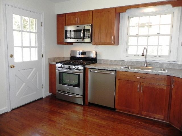 3263 White Oak Road Southwest Roanoke, VA 24014 - Photo 5 of 20 Kitchen 1