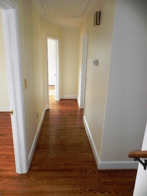 3263 White Oak Road Southwest Roanoke, VA 24014 - Photo 8 of 20 Hall