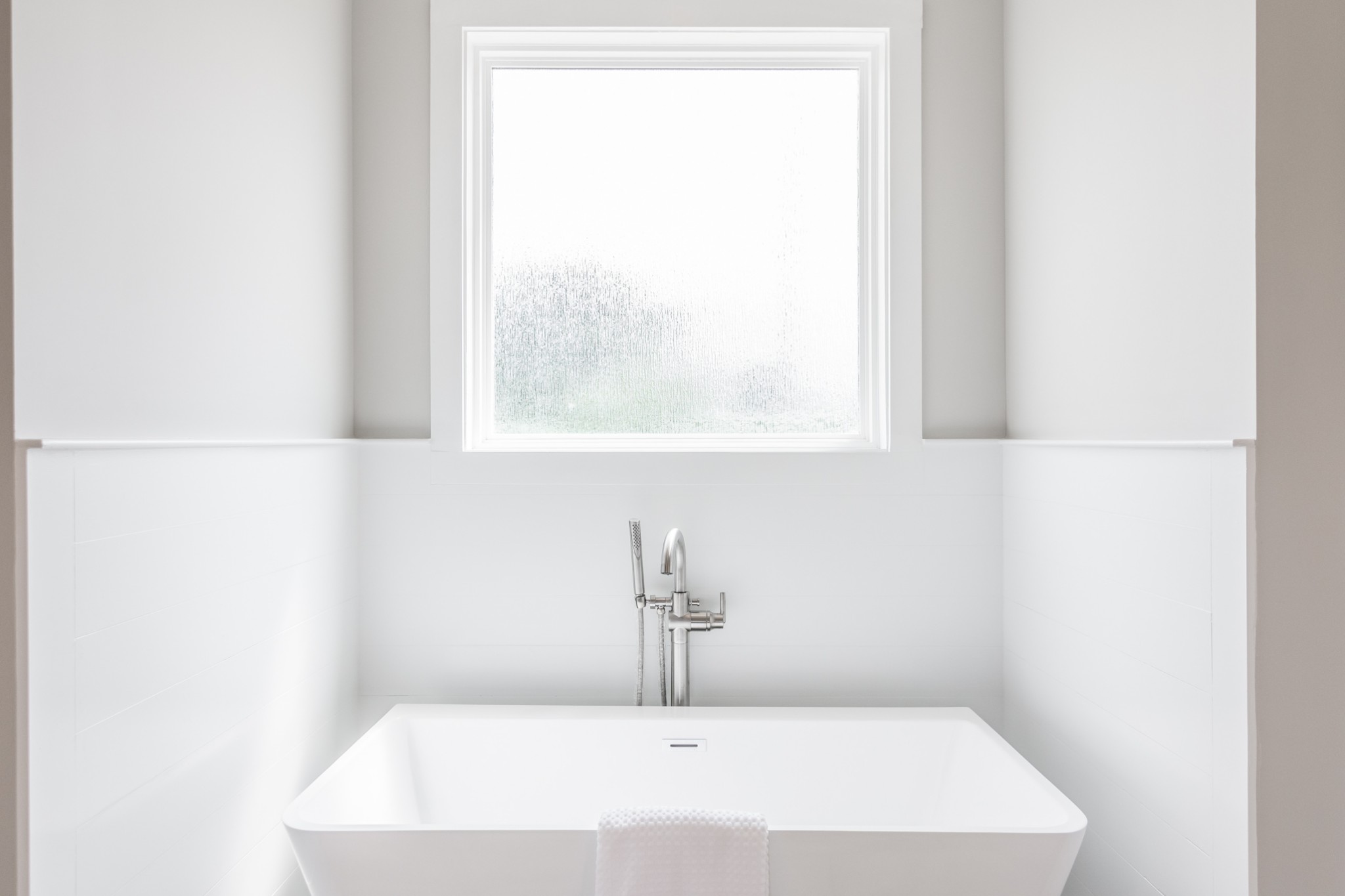 7866 Mill Road Cross Plains, TN 37049 - Photo 31 of 42 a bathroom with a bathtub