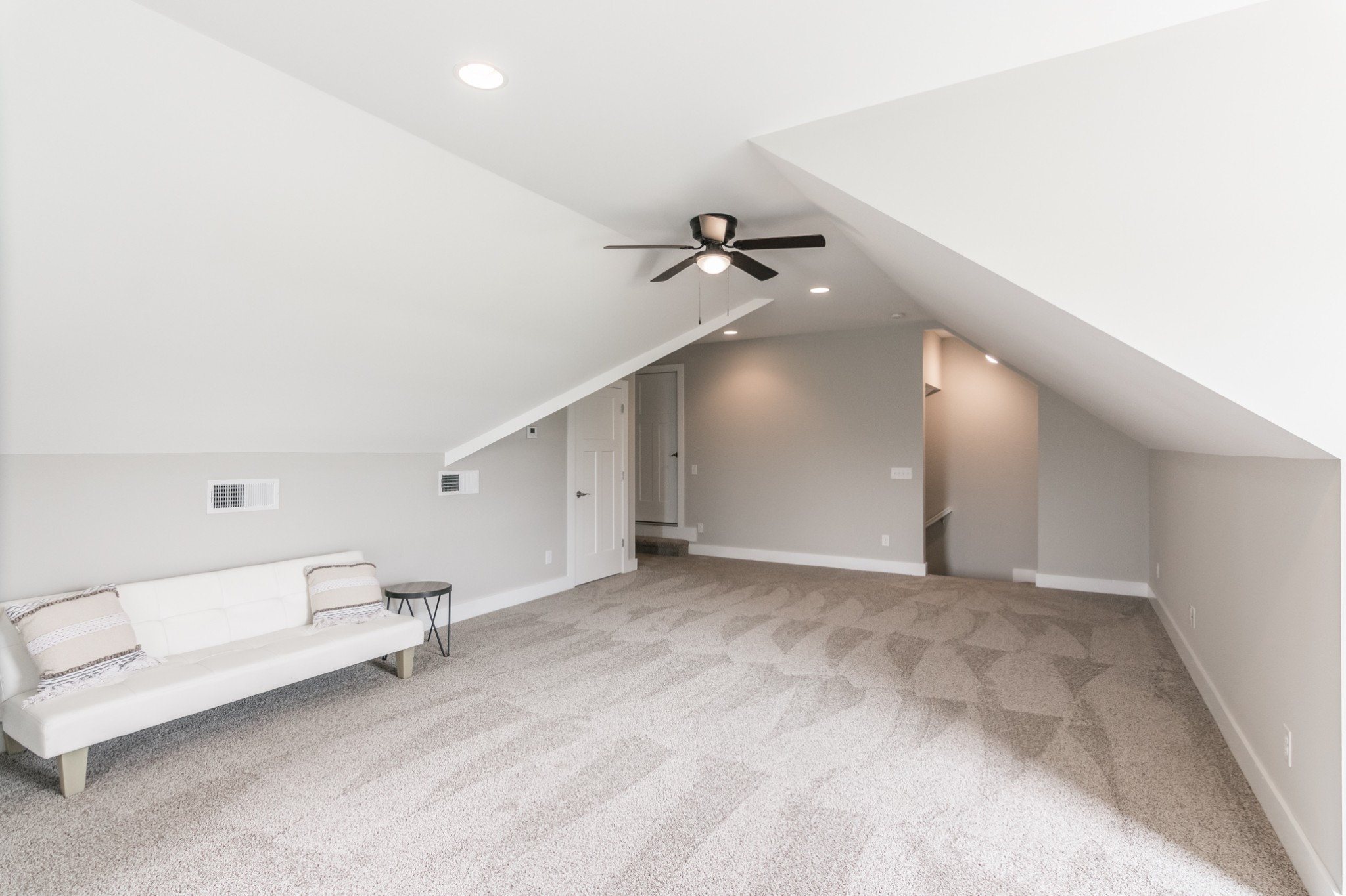 7866 Mill Road Cross Plains, TN 37049 - Photo 38 of 42 a view of empty room with a ceiling fan