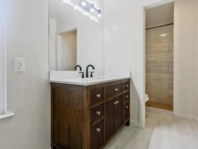 a close view of sink