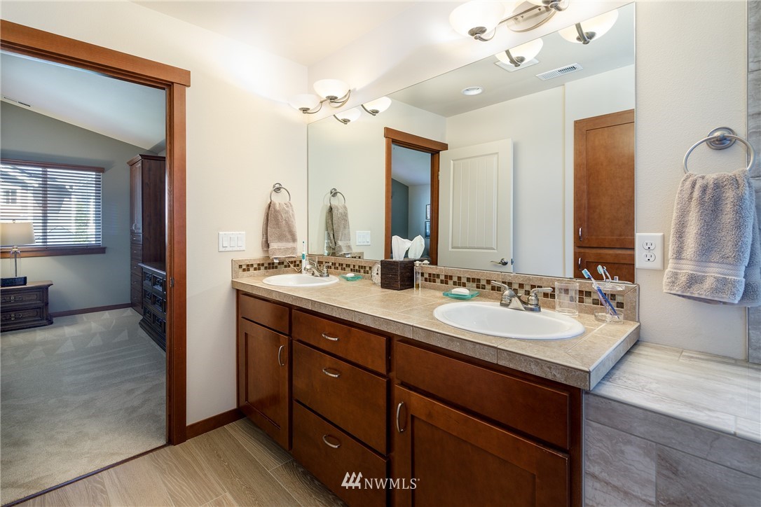 1633 241st Street Southwest Bothell, WA 98021 - Photo 22 of 34