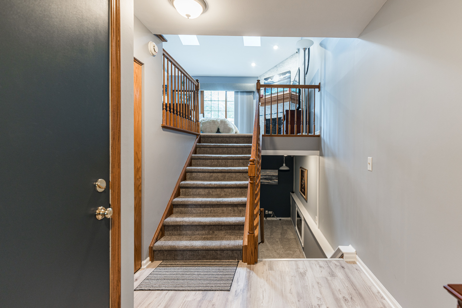 830 Millcreek Circle Elgin, IL 60123 - Photo 3 of 32