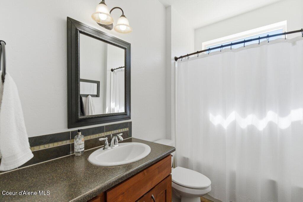 80 Carlson Drive Sandpoint, ID 83864 - Photo 27 of 50 Main Bathroom