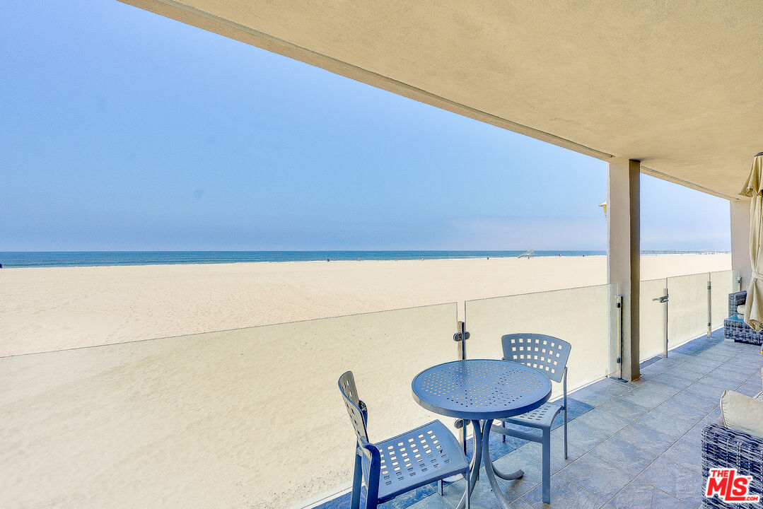 4 Lighthouse Street, Unit 1 Marina del Rey, CA 90292 - Photo 1 of 1 Gallery Image 1
