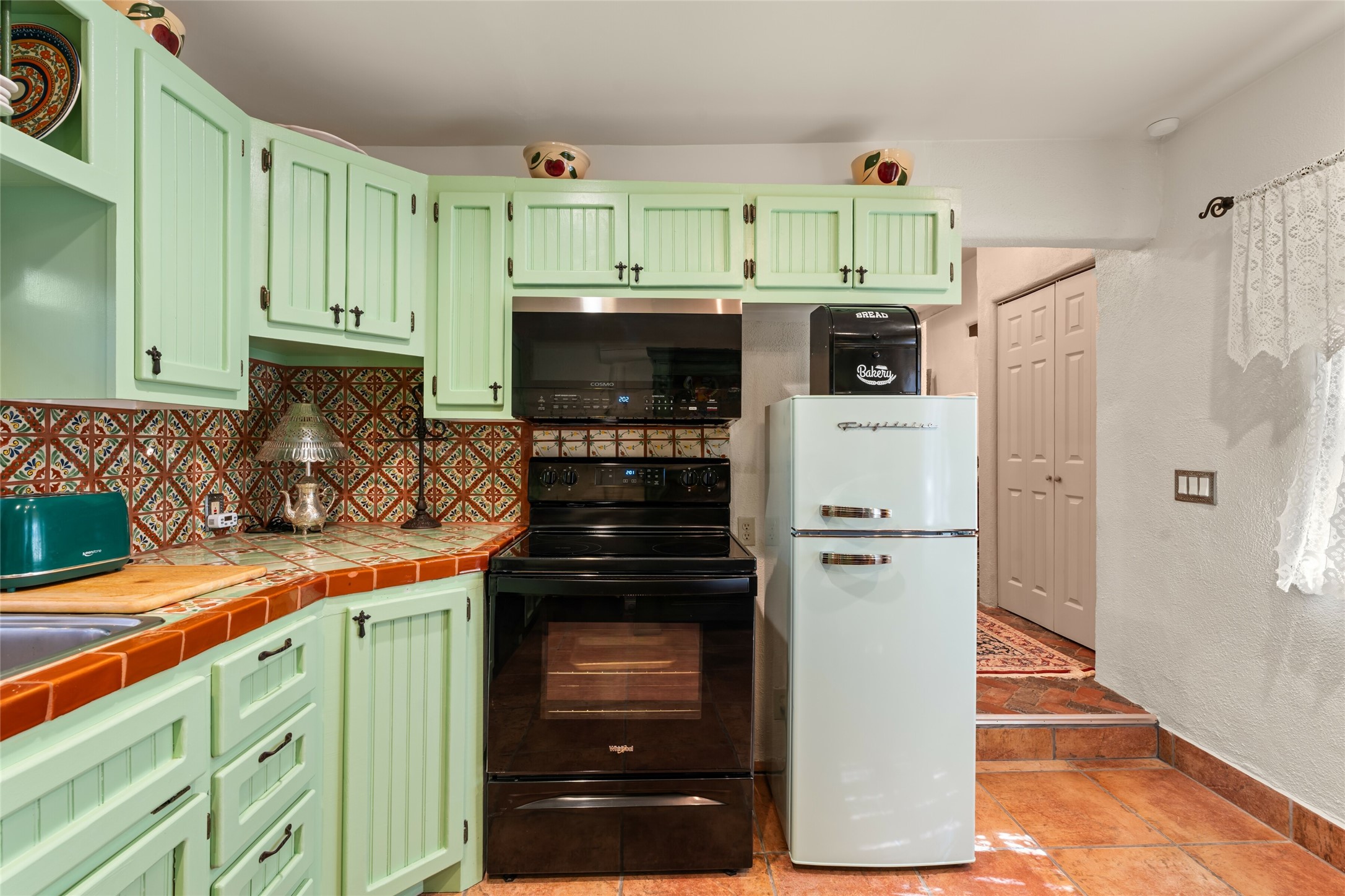 224 Artist Road, Unit 1 Santa Fe, NM 87501 - Photo 9 of 22 Kitchen