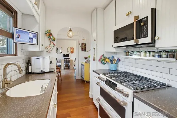 $3,995 | 2515 30th Street, San Diego, CA 92104