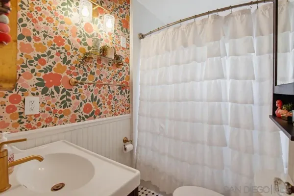 $3,995 | 2515 30th Street, San Diego, CA 92104