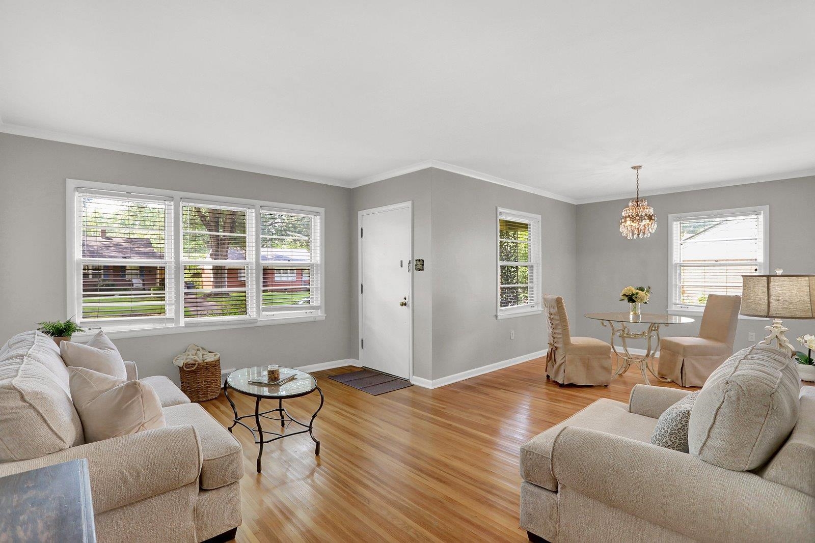 4892 Amboy Road Memphis, TN 38117 - Photo 4 of 26 a living room with furniture and a window