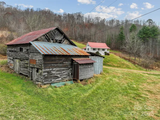 $899,000 | 456 Windy Gap Road, Mars Hill, NC 28754