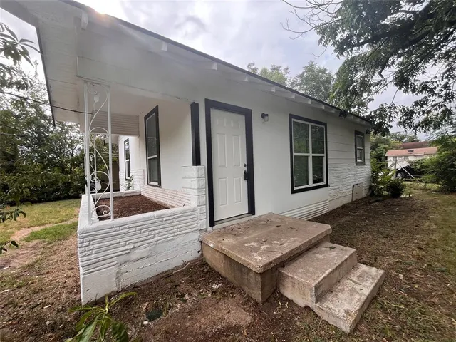 $249,500 | 1466 East Myrtle Street, Fort Worth, TX 76104