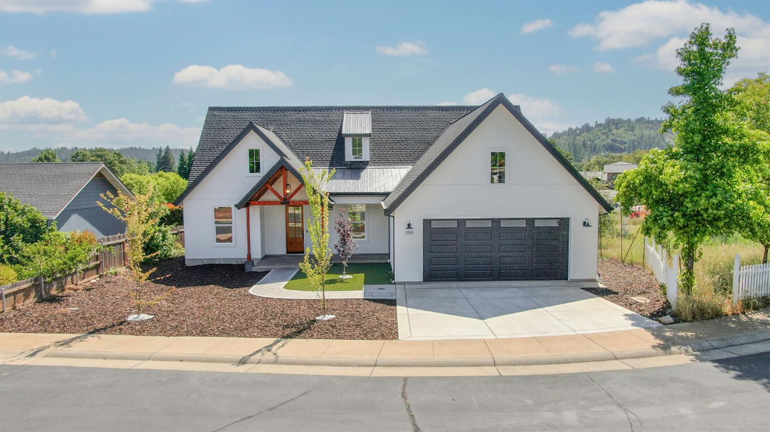 358 Oak Tree Circle Murphys, CA 95247 - Photo 2 of 70