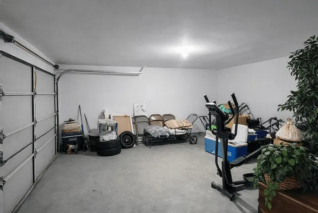 $1,500 | 8223 Swan Meadow Lane, Humble, TX 77338