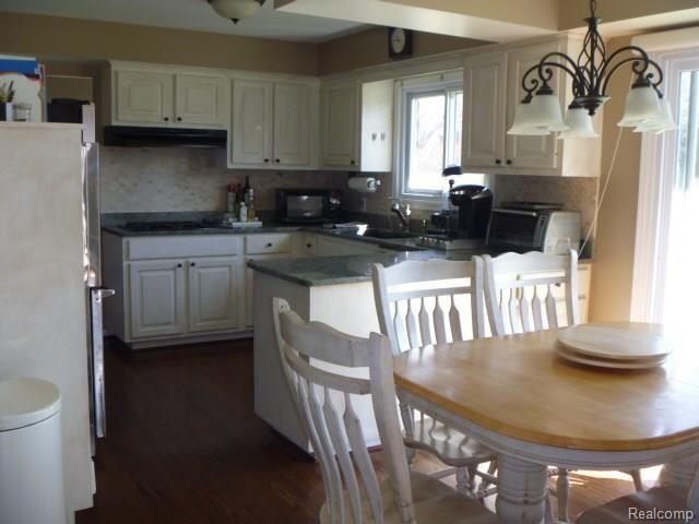5876 Raven Road Bloomfield Hills, MI 48301 - Photo 4 of 12 P1010363.jpg