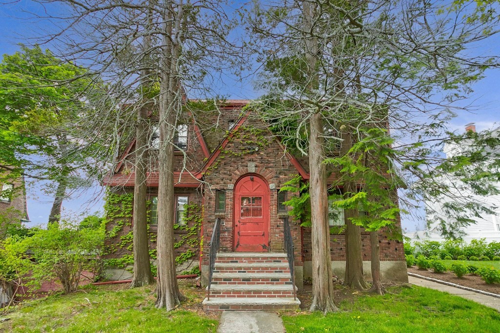 251 Court Road Winthrop, MA 02152 - Photo 1 of 37 Gallery Image 1