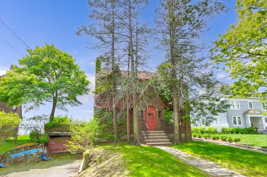 251 Court Road Winthrop, MA 02152 - Photo 6 of 37 Gallery Image 6