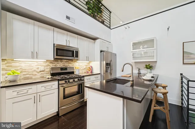 $425,000 | 1722 Mt Vernon Street, Unit 1, Philadelphia, PA 19130