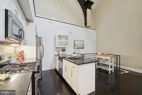 $425,000 | 1722 Mt Vernon Street, Unit 1, Philadelphia, PA 19130