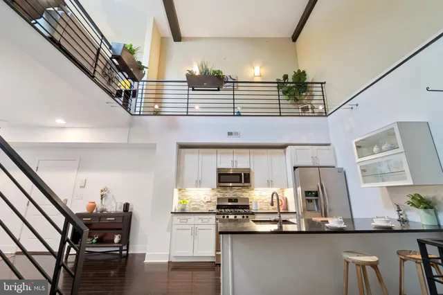 $425,000 | 1722 Mt Vernon Street, Unit 1, Philadelphia, PA 19130