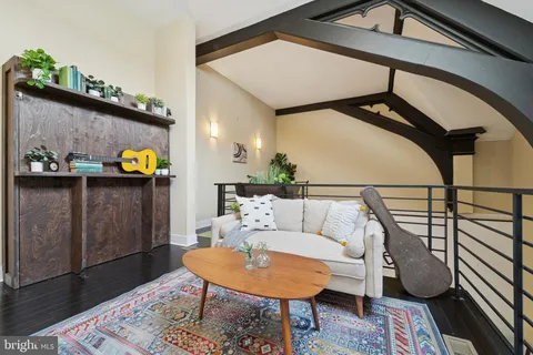 $425,000 | 1722 Mt Vernon Street, Unit 1, Philadelphia, PA 19130