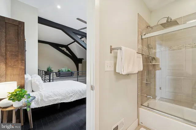 $425,000 | 1722 Mt Vernon Street, Unit 1, Philadelphia, PA 19130