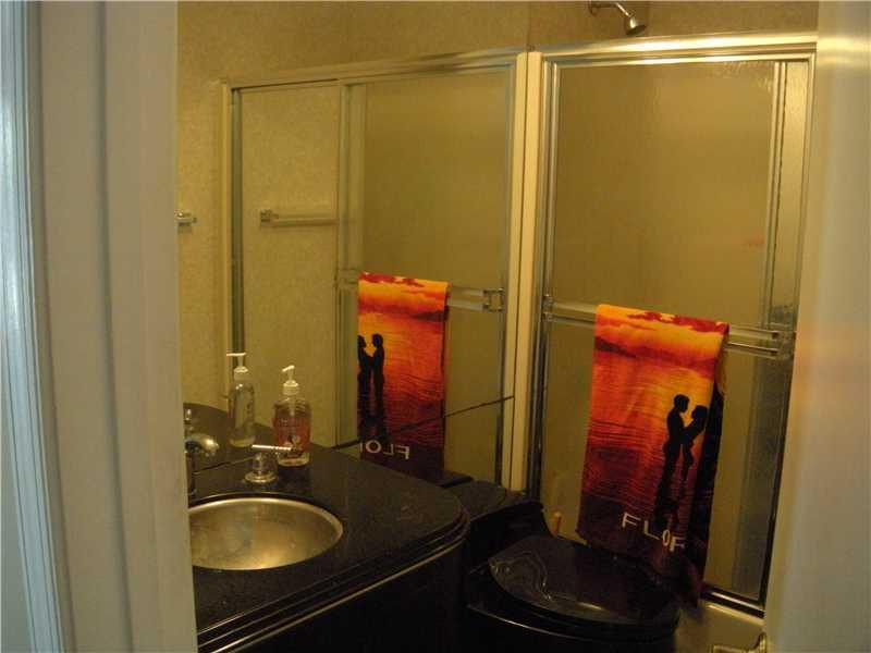 11355 Little Bear Way Boca Raton, FL 33428 - Photo 16 of 22 Bathroom