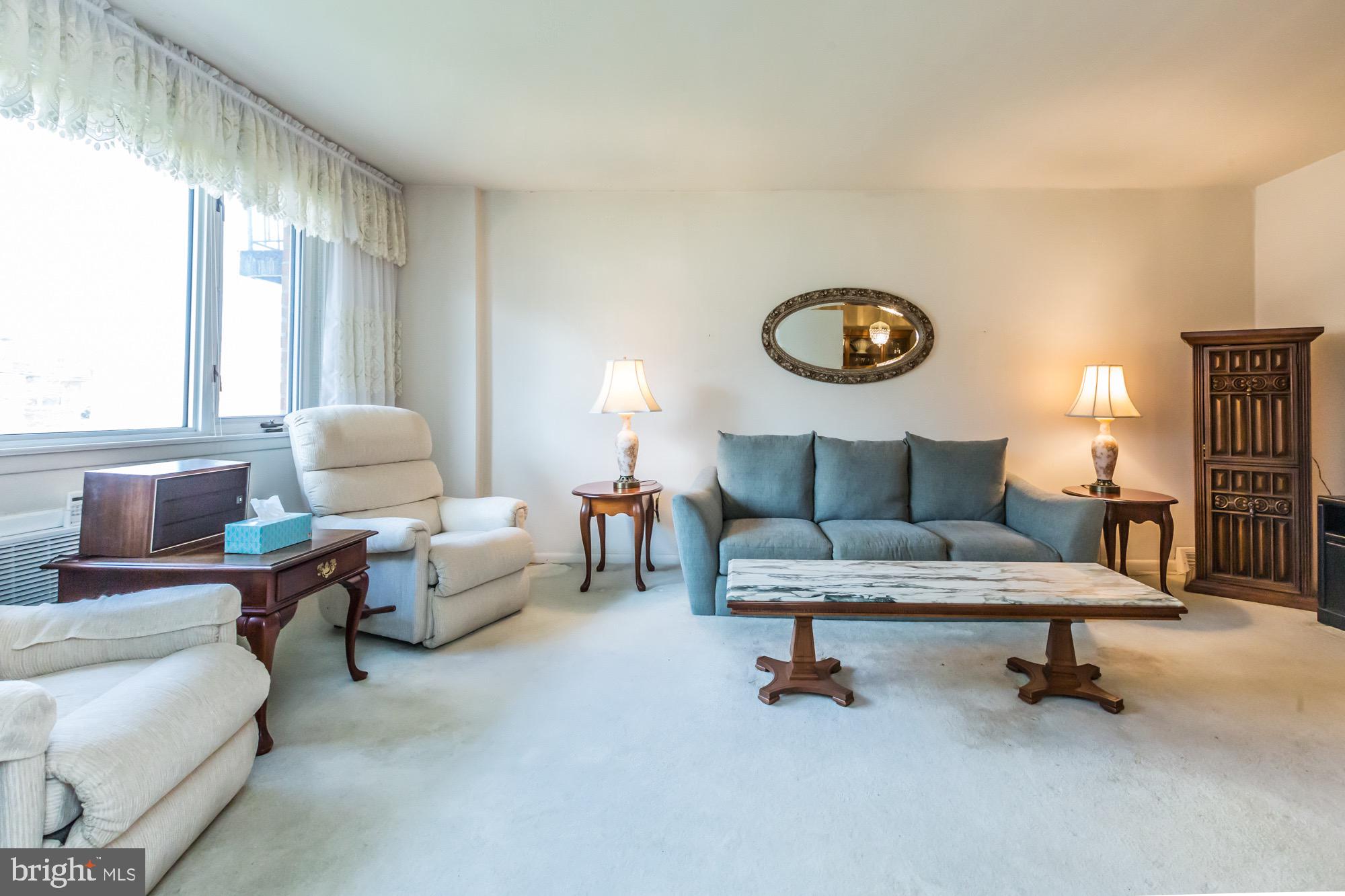 2745 Cranston Road Philadelphia, PA 19131 - Photo 22 of 44 1st floor living room