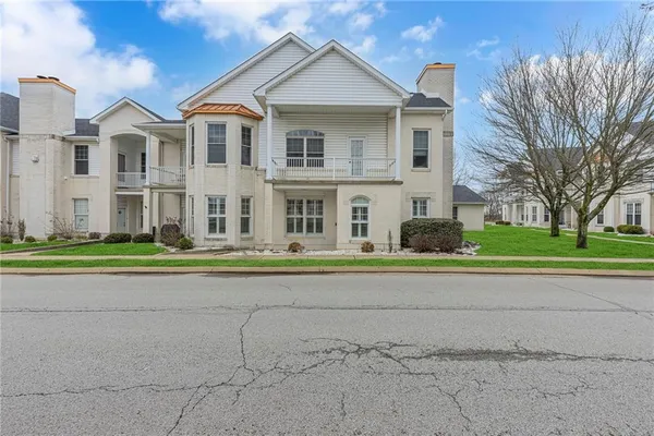 $370,000 | 216 Adams Pointe Boulevard, Unit 8, Mars, PA 16046