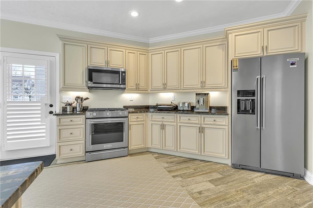 216 Adams Pointe Boulevard, Unit 8 Mars, PA 16046 - Photo 9 of 33