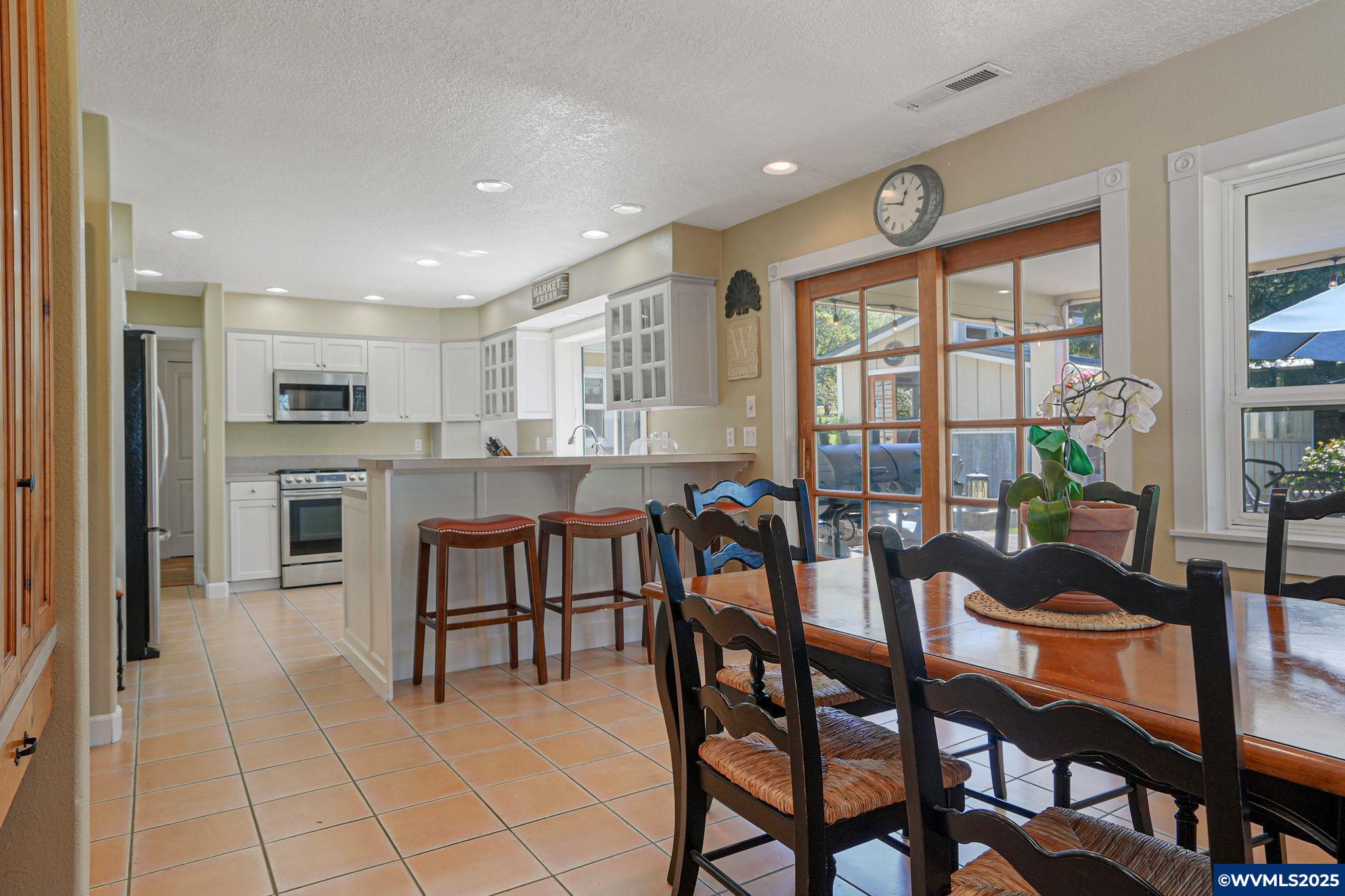 6472 Macleay Road Southeast Salem, OR 97317 - Photo 11 of 49 Gallery Image 11