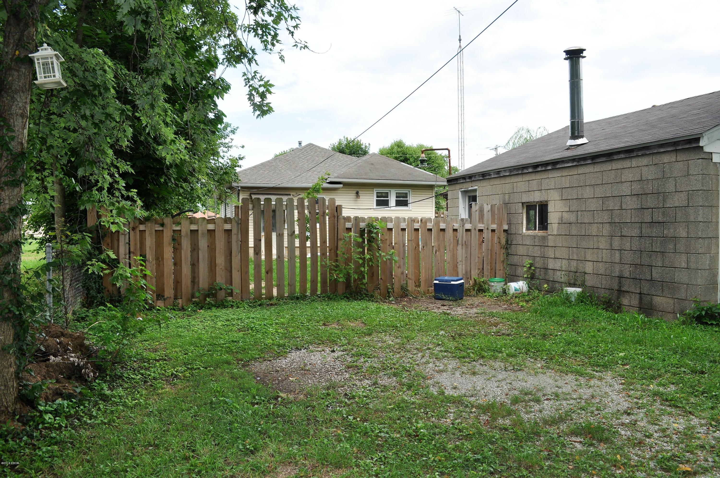 708 South Thomas Street Christopher, IL 62822 - Photo 21 of 22 Gallery Image 21