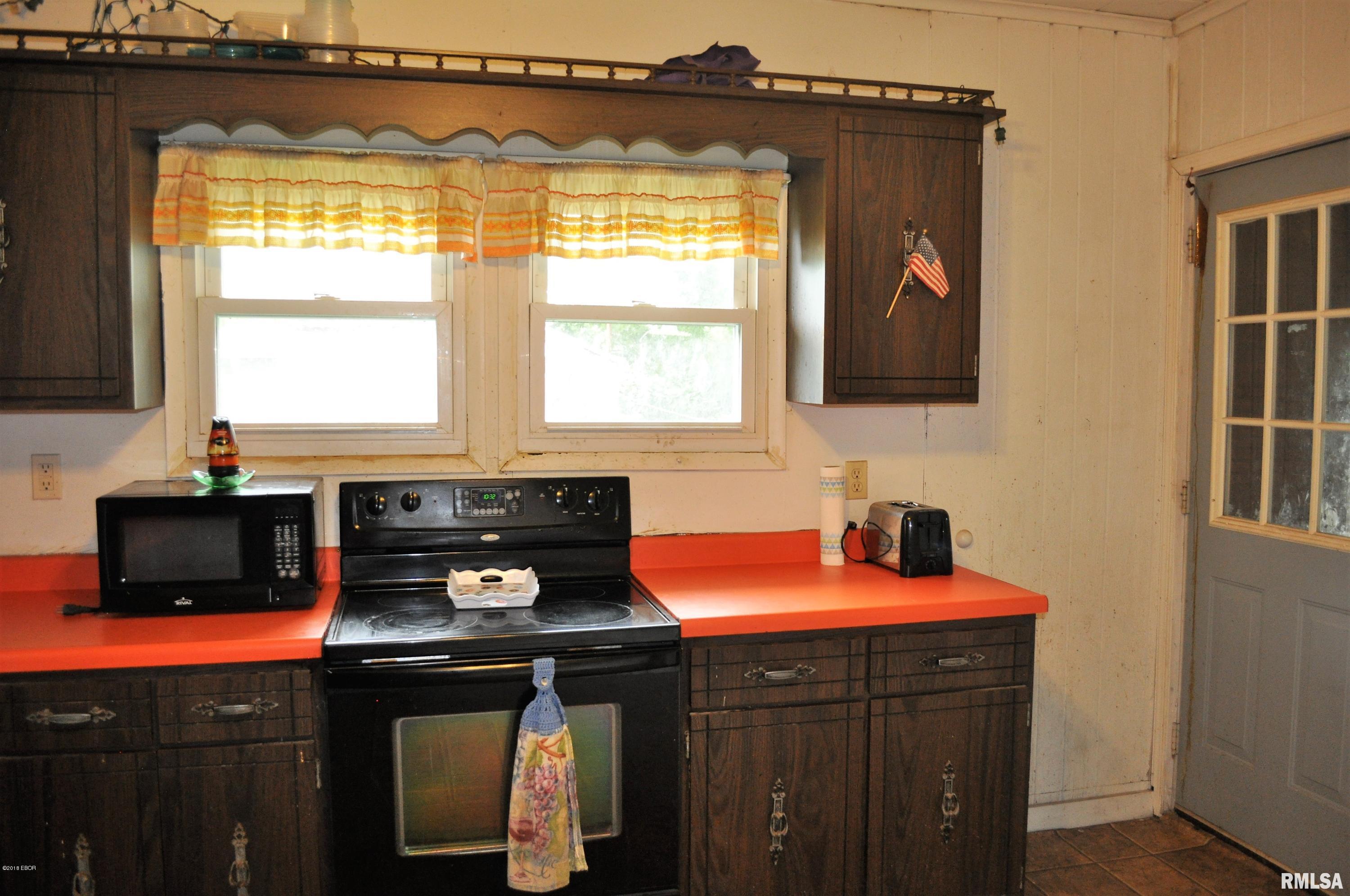 708 South Thomas Street Christopher, IL 62822 - Photo 7 of 22 Gallery Image 7