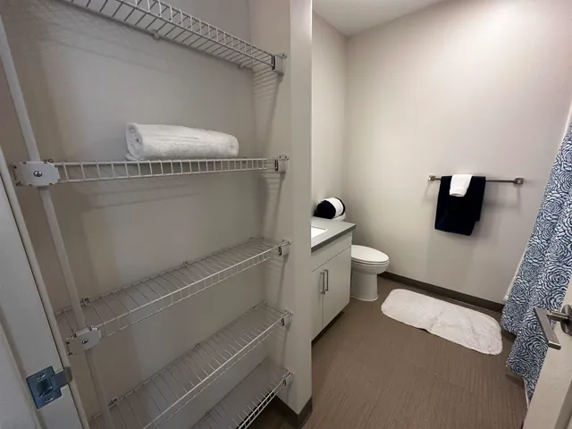 $1,983 | 409 Elm Street, Unit 502, Manchester, NH 03101