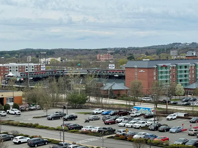 $1,983 | 409 Elm Street, Unit 502, Manchester, NH 03101