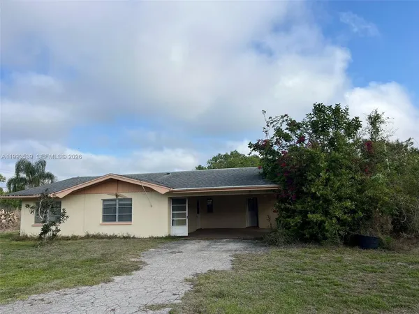 $1,400 | 1340 Piney Road, North Fort Myers, FL 33903