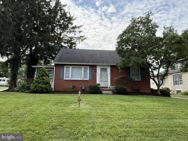 $1,995 | 248 East Main Street, Leola, PA 17540