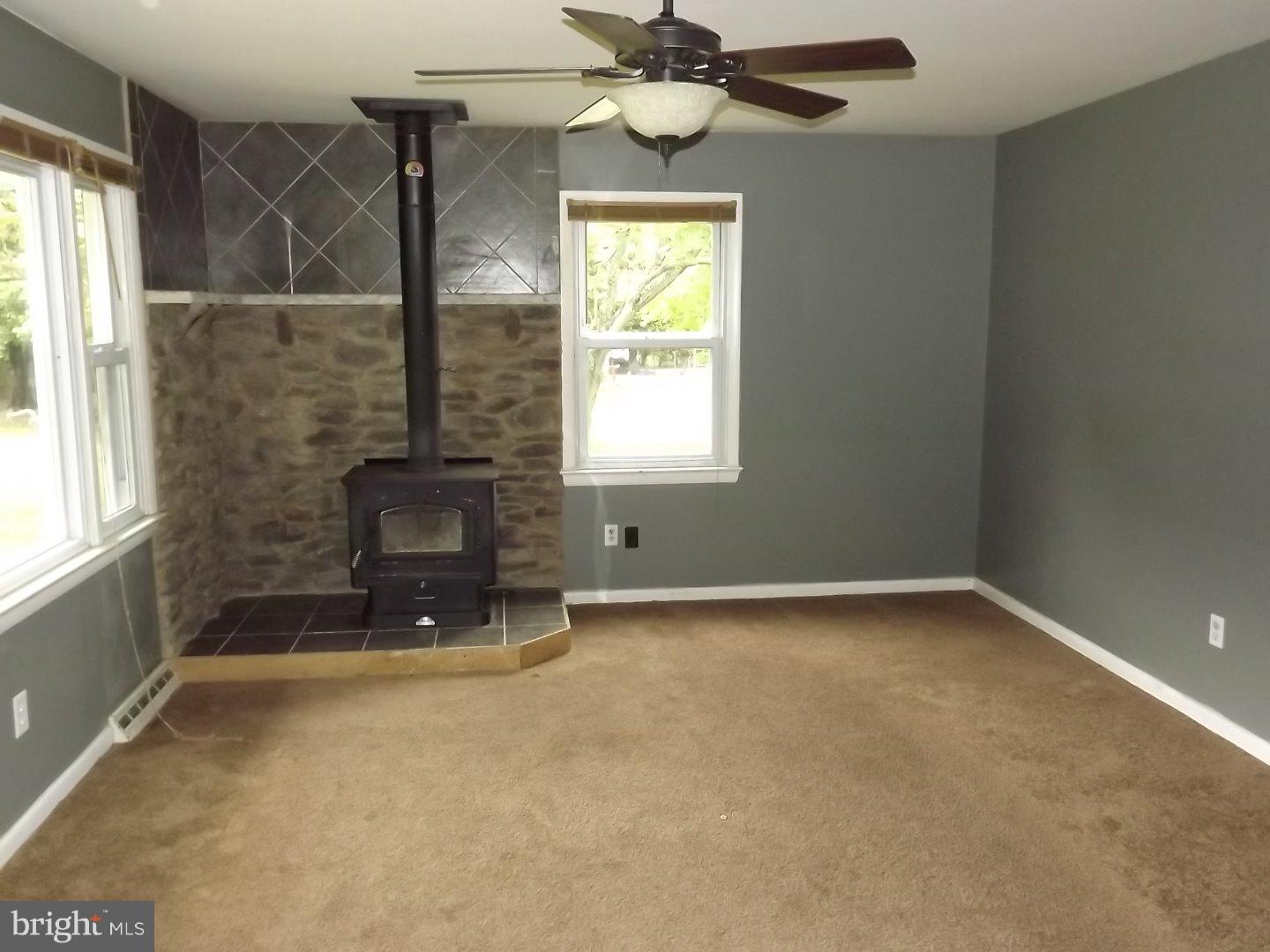 82 Stretch Road Alloway, NJ 08302 - Photo 2 of 10