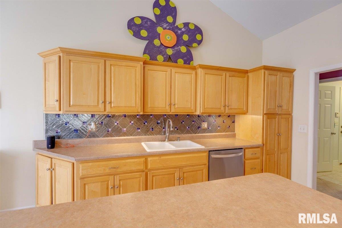 4620 Longfellow Drive Springfield, IL 62711 - Photo 14 of 39