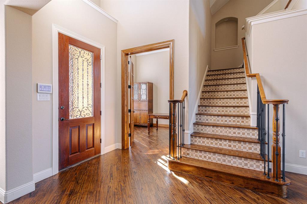 2207 Galloway Boulevard Trophy Club, TX 76262 - Photo 6 of 36 a view of entryway with wooden floor