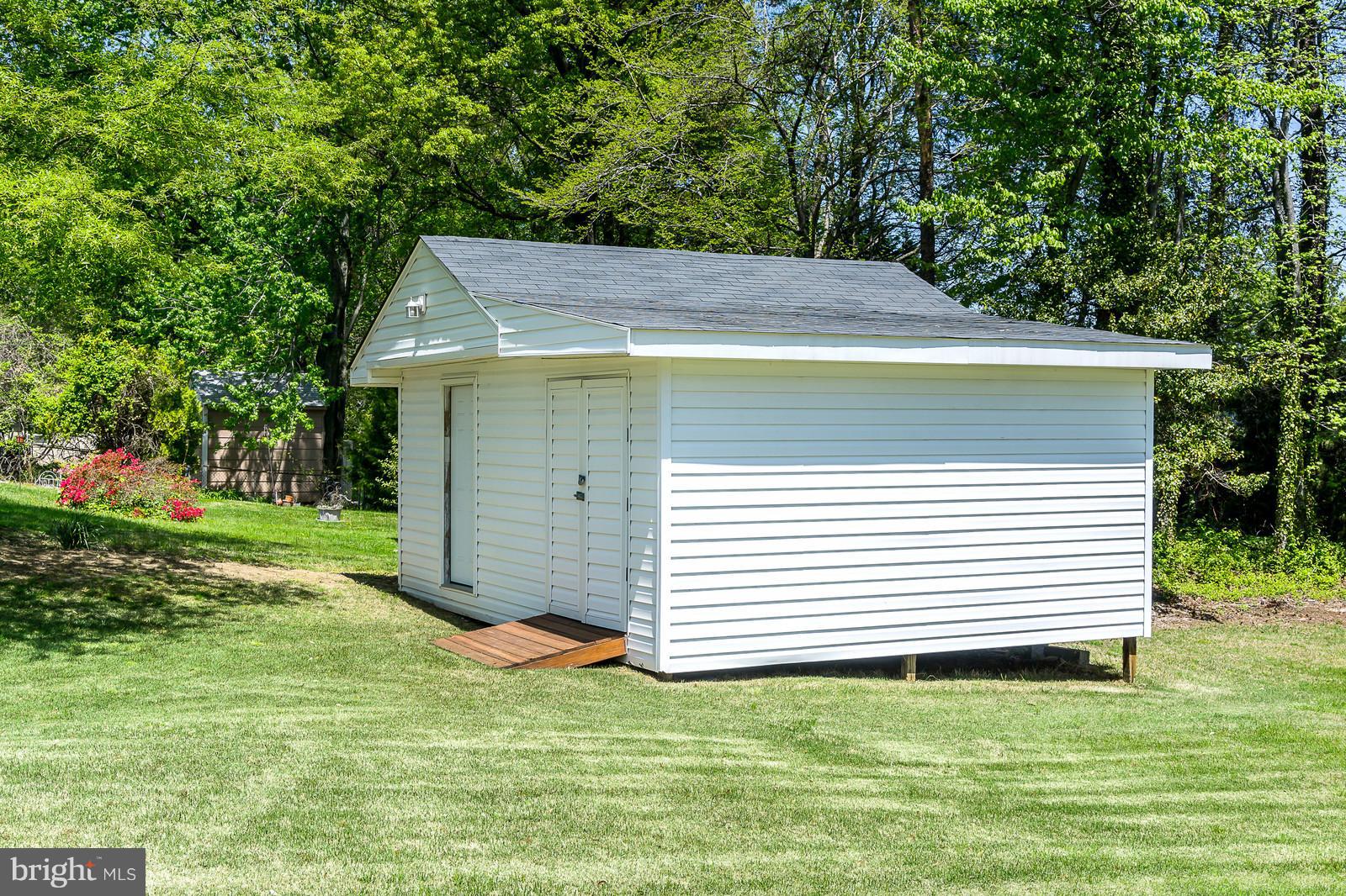 15227 Michigan Rd. Woodbridge, VA 22191 - Photo 23 of 30 Exterior (Rear)