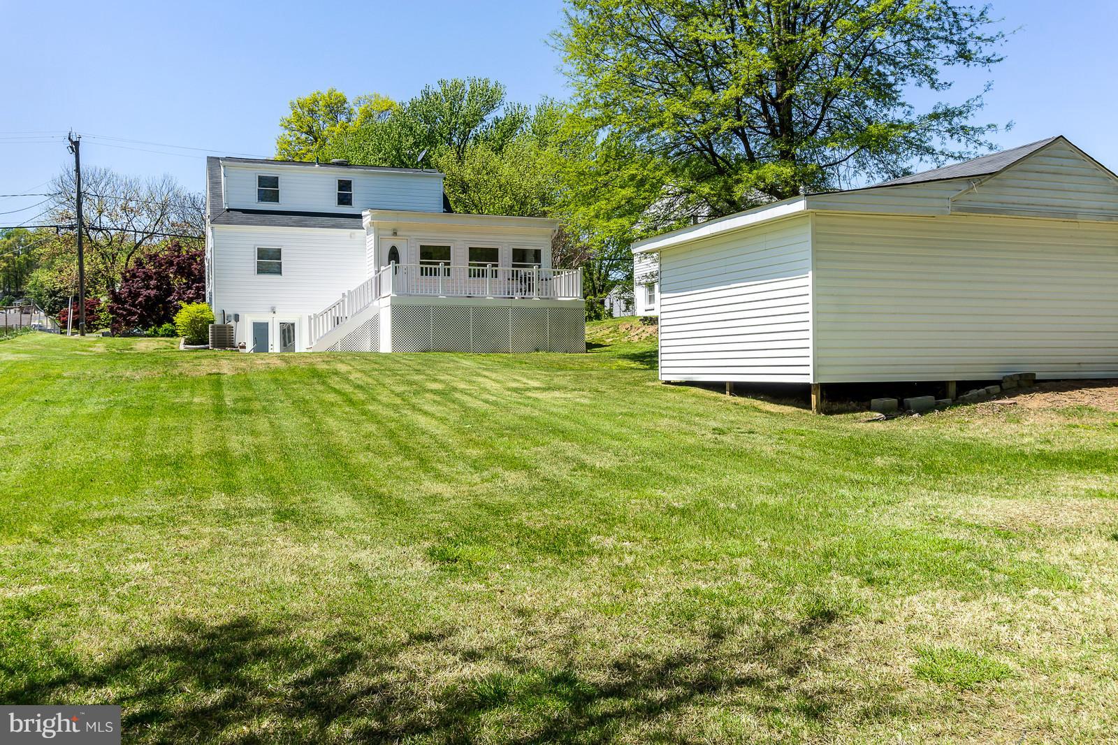 15227 Michigan Rd. Woodbridge, VA 22191 - Photo 24 of 30 Exterior (Rear)