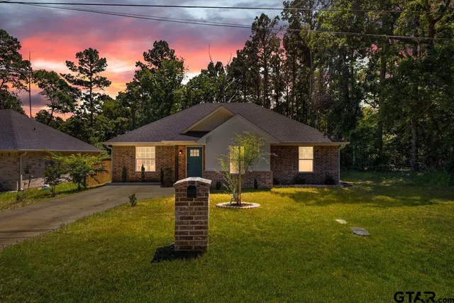 $217,500 | 234 Sabinal Street, Bullard, TX 75757