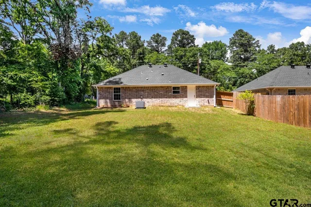 $217,500 | 234 Sabinal Street, Bullard, TX 75757