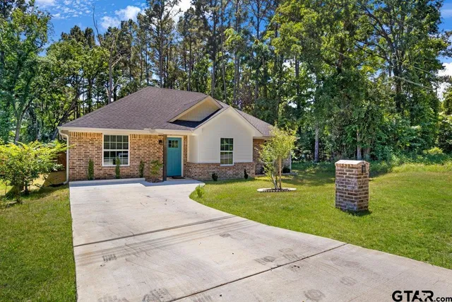 $217,500 | 234 Sabinal Street, Bullard, TX 75757