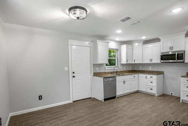 $217,500 | 234 Sabinal Street, Bullard, TX 75757