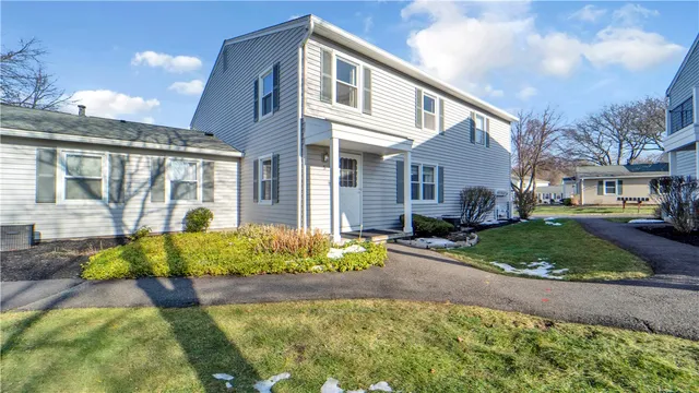 $169,900 | 5 Arrowhead Way South, Perinton, NY 14450