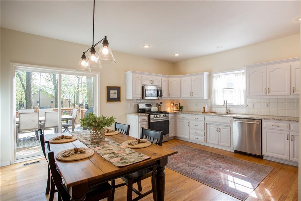 10803 West 132nd Terrace Overland Park, KS 66213 - Photo 11 of 44
