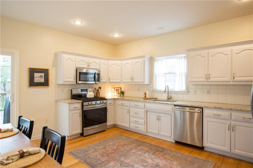10803 West 132nd Terrace Overland Park, KS 66213 - Photo 13 of 44