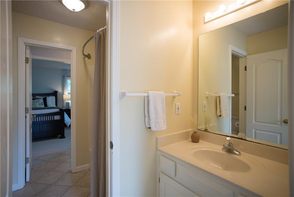 10803 West 132nd Terrace Overland Park, KS 66213 - Photo 29 of 44